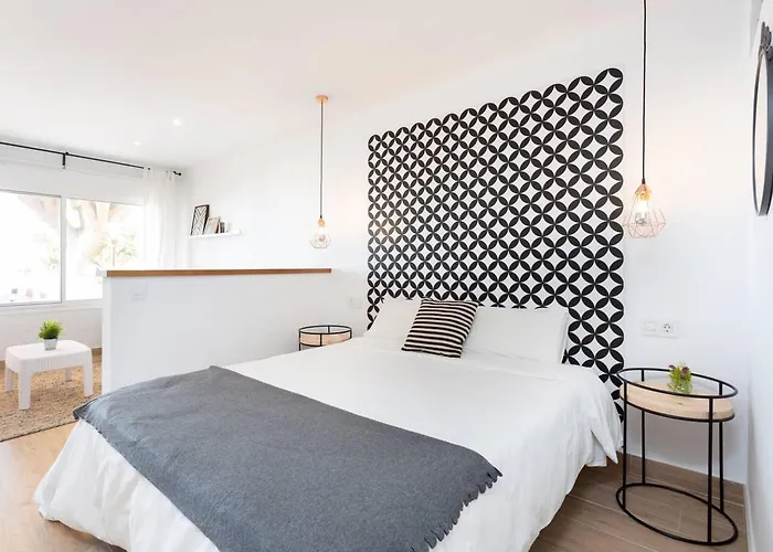 New And Swimming Pool 타코론테